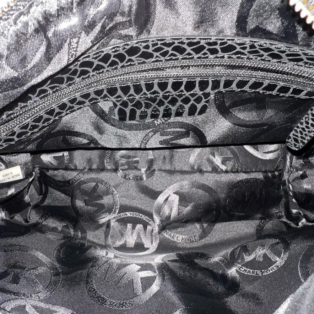 Michael Kors Black Snakeskin Embossed Shoulder Bag NWOT - Picture 11 of 15